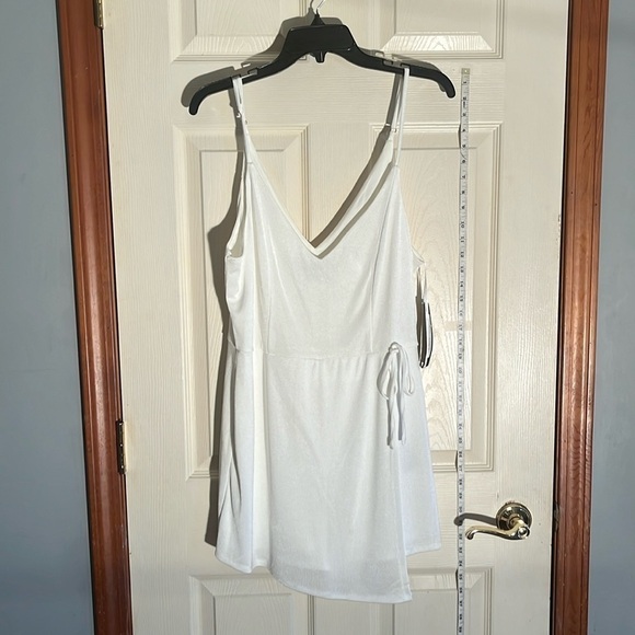 NWT-Bebe-XL-white-stretchy, adjustable straps, wrap skirt romper. Built in short - Picture 5 of 13